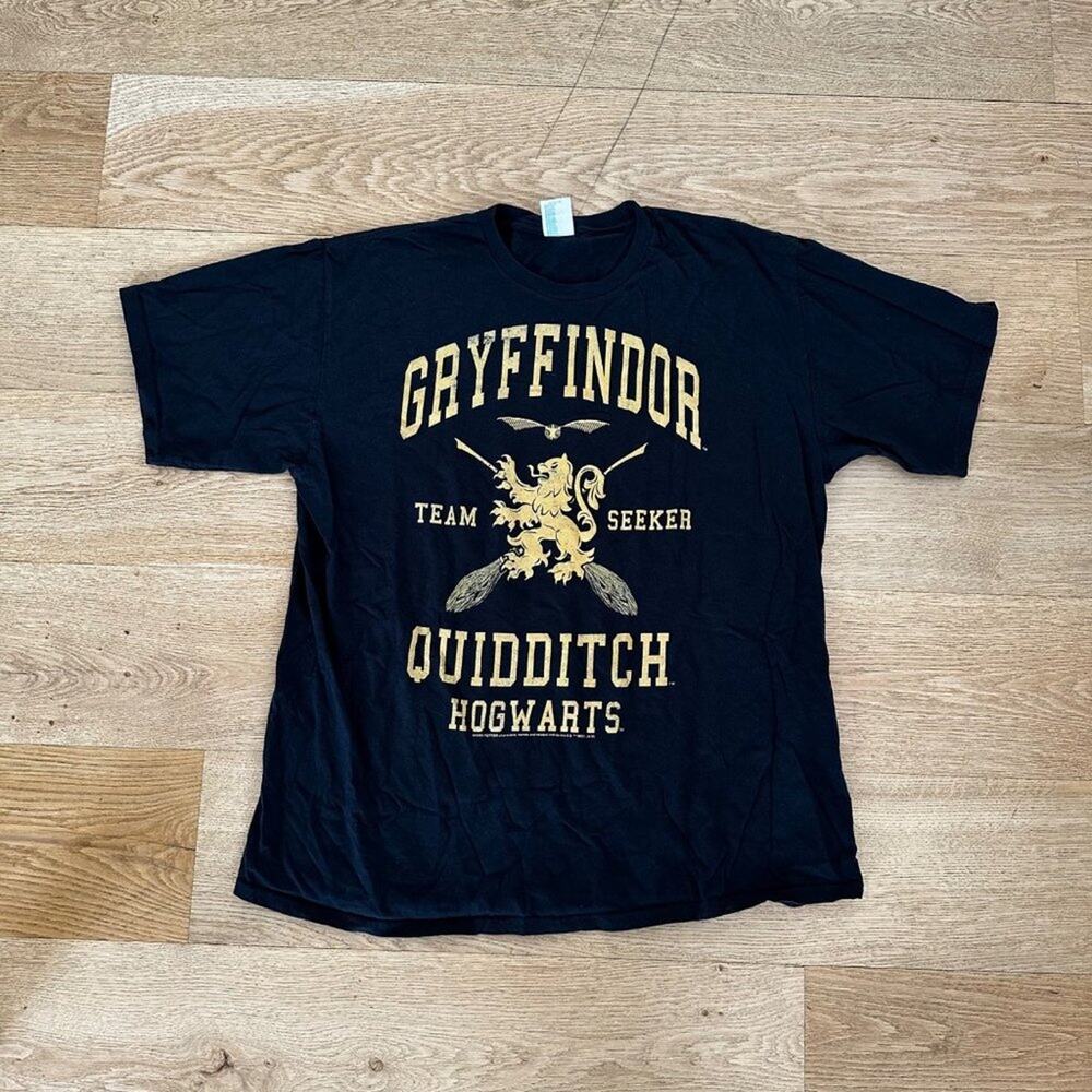 Harry Potter Gryffindor Quidditch T-shirt in Gold and Black